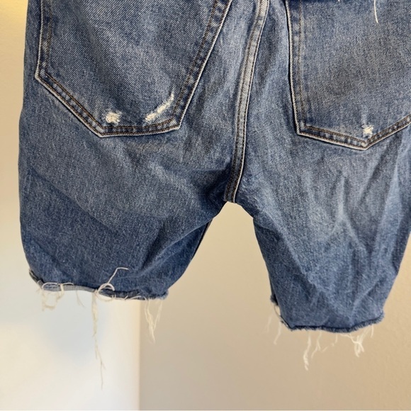 Abercrombie & Fitch High Rise 9” Inseam Denim Shorts Medi Wash Raw Hem Size 24 - Picture 6 of 8